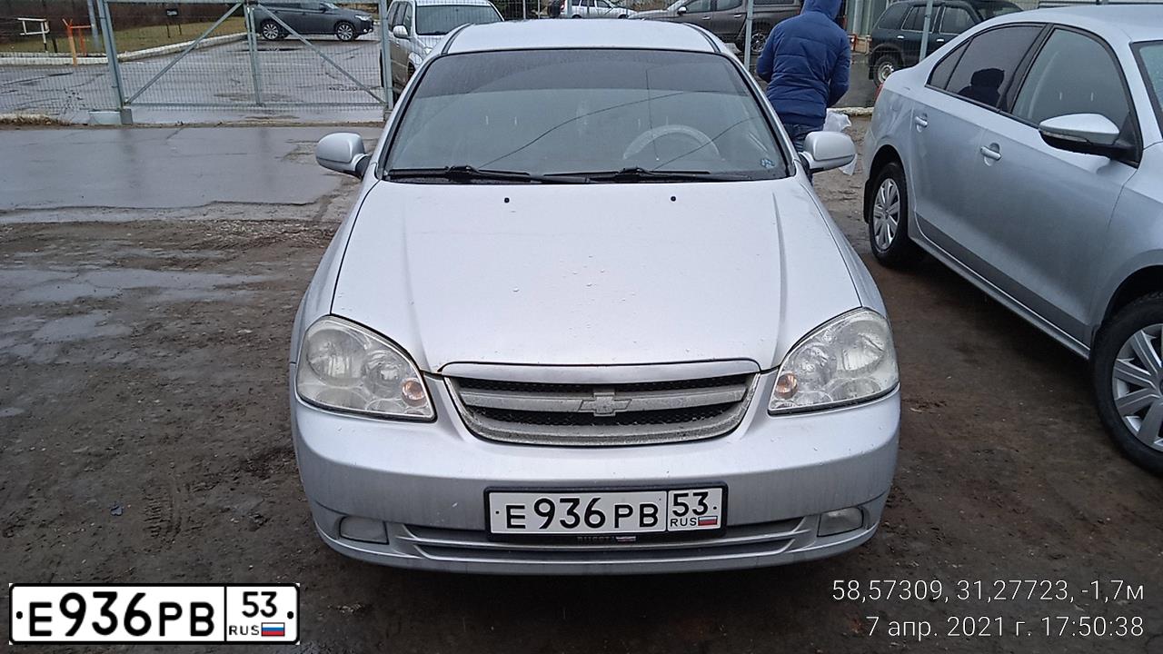 Фото автомобиля CHEVROLET LACETTI, 2009 — госномер С915КТ178. Цвет: СЕРЕБРИСТЫЙ
