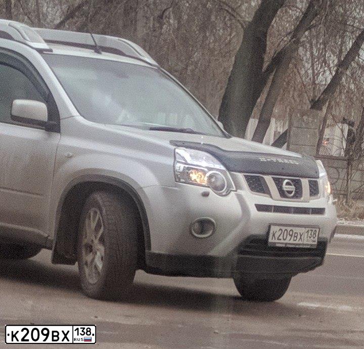 Фото автомобиля NISSAN X-TRAIL, 2011 — госномер К209ВХ138. Цвет: СЕРЕБРИСТЫ