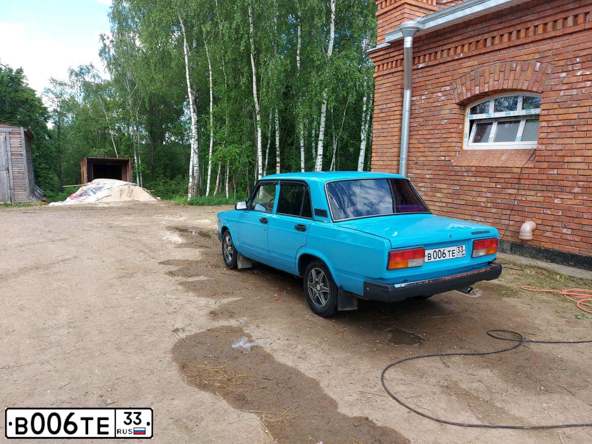 Фото автомобиля HONDA CR-V, 2013 — госномер В006ТЕ33. Цвет: Серый