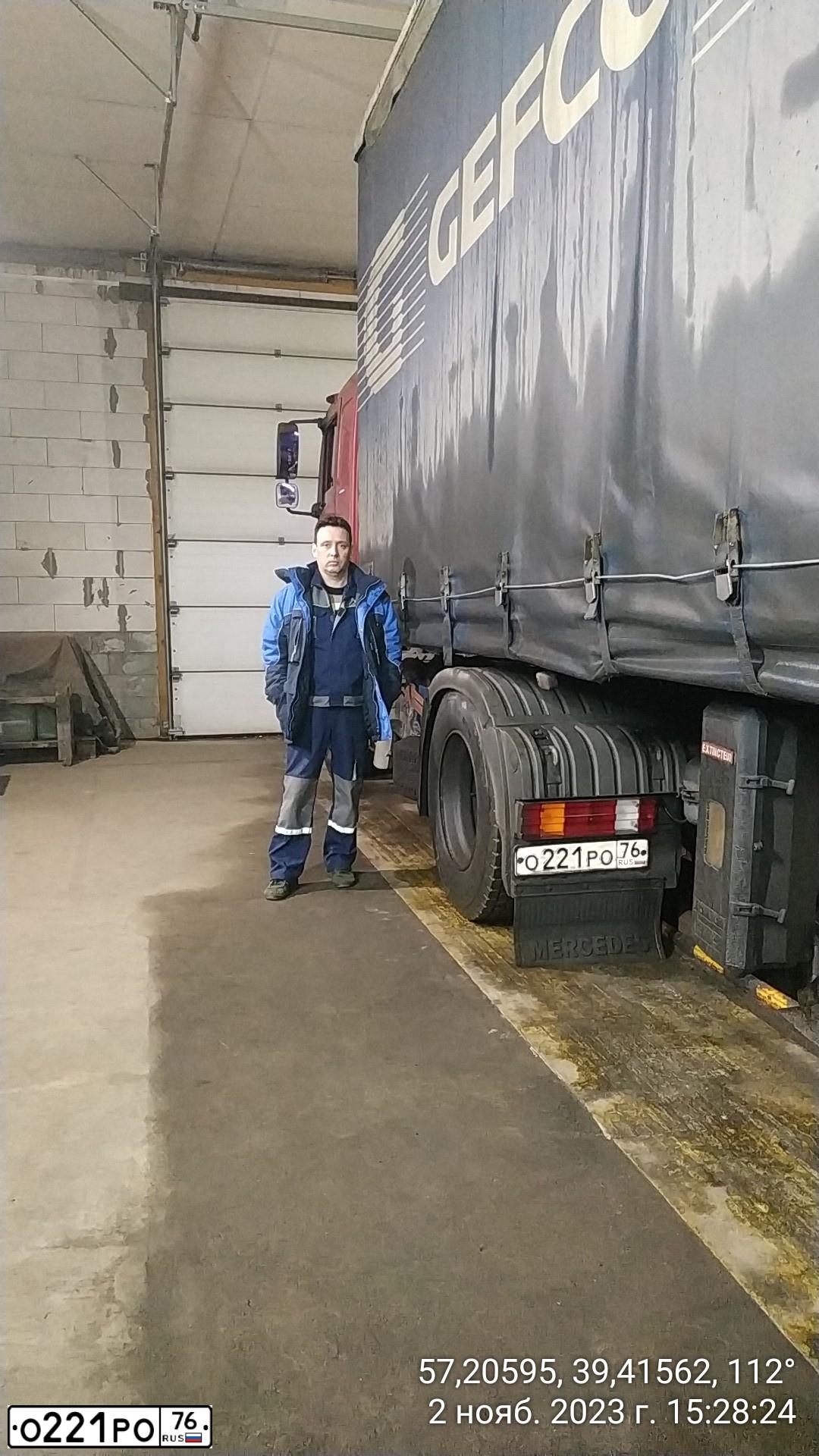 Фото автомобиля MERCEDES AXOR, 2014 — госномер Н161ВН152. Цвет: КРАСНЫЙ