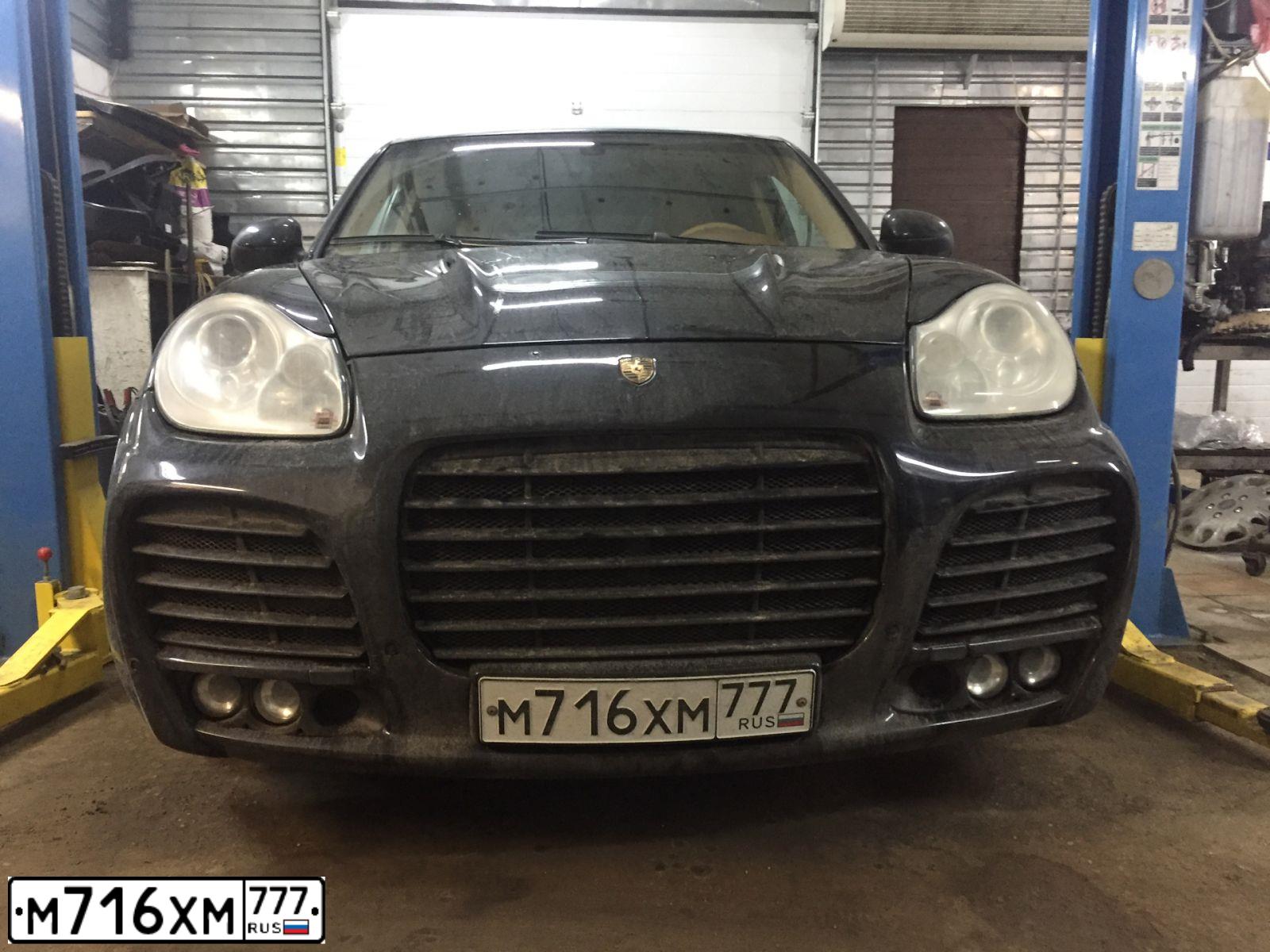 Фото автомобиля PORSCHE CAYENNE, 2003 — госномер Е046СО46. Цвет: ЧЕРНЫЙ