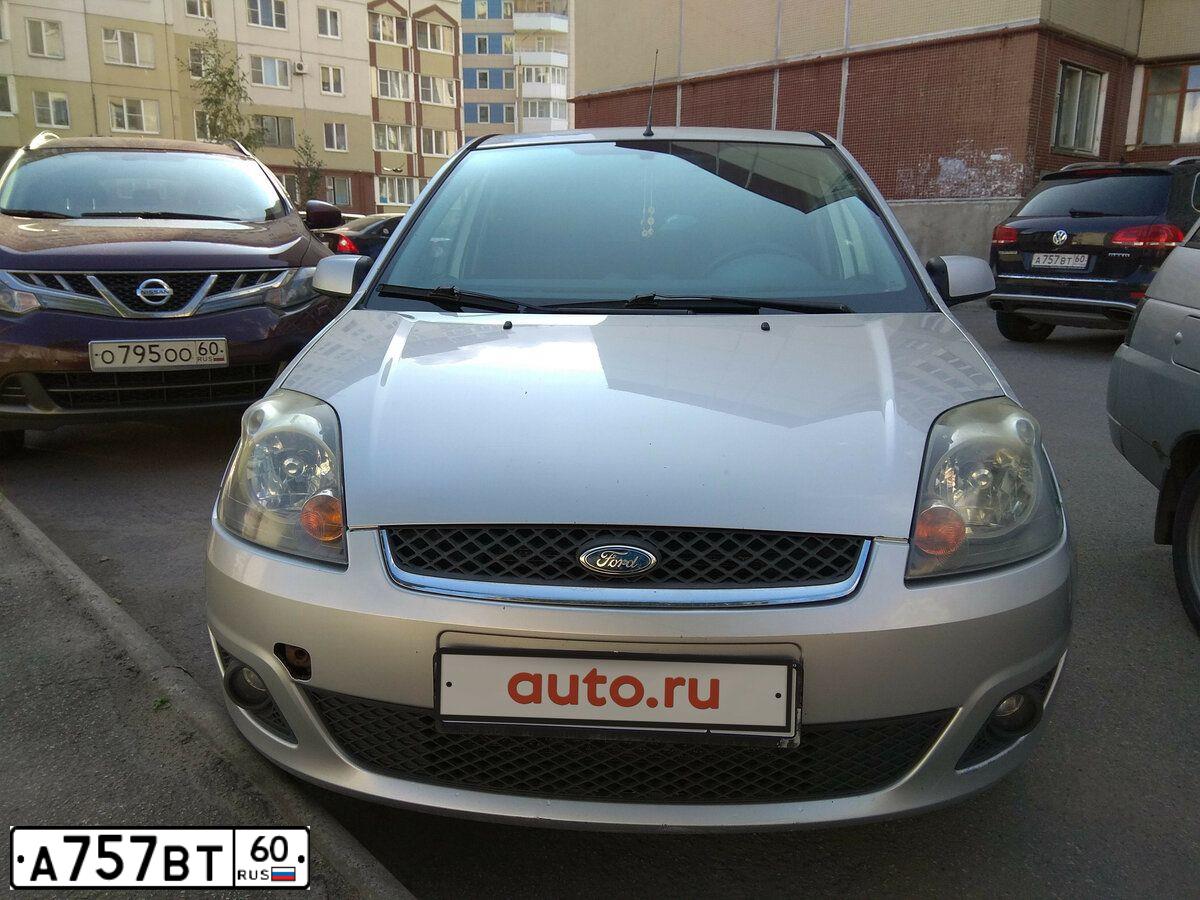Фото автомобиля VOLKSWAGEN TOUAREG, 2012 — госномер Т084ВВ152. Цвет: ЧЕРНЫЙ
