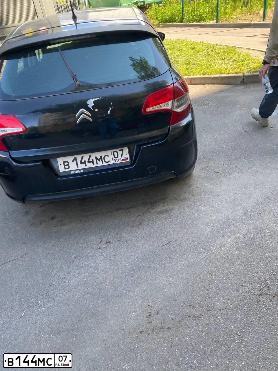 Фото автомобиля CITROEN C4, 2011 — госномер В144МС07. Цвет: ЧЕРНЫЙ