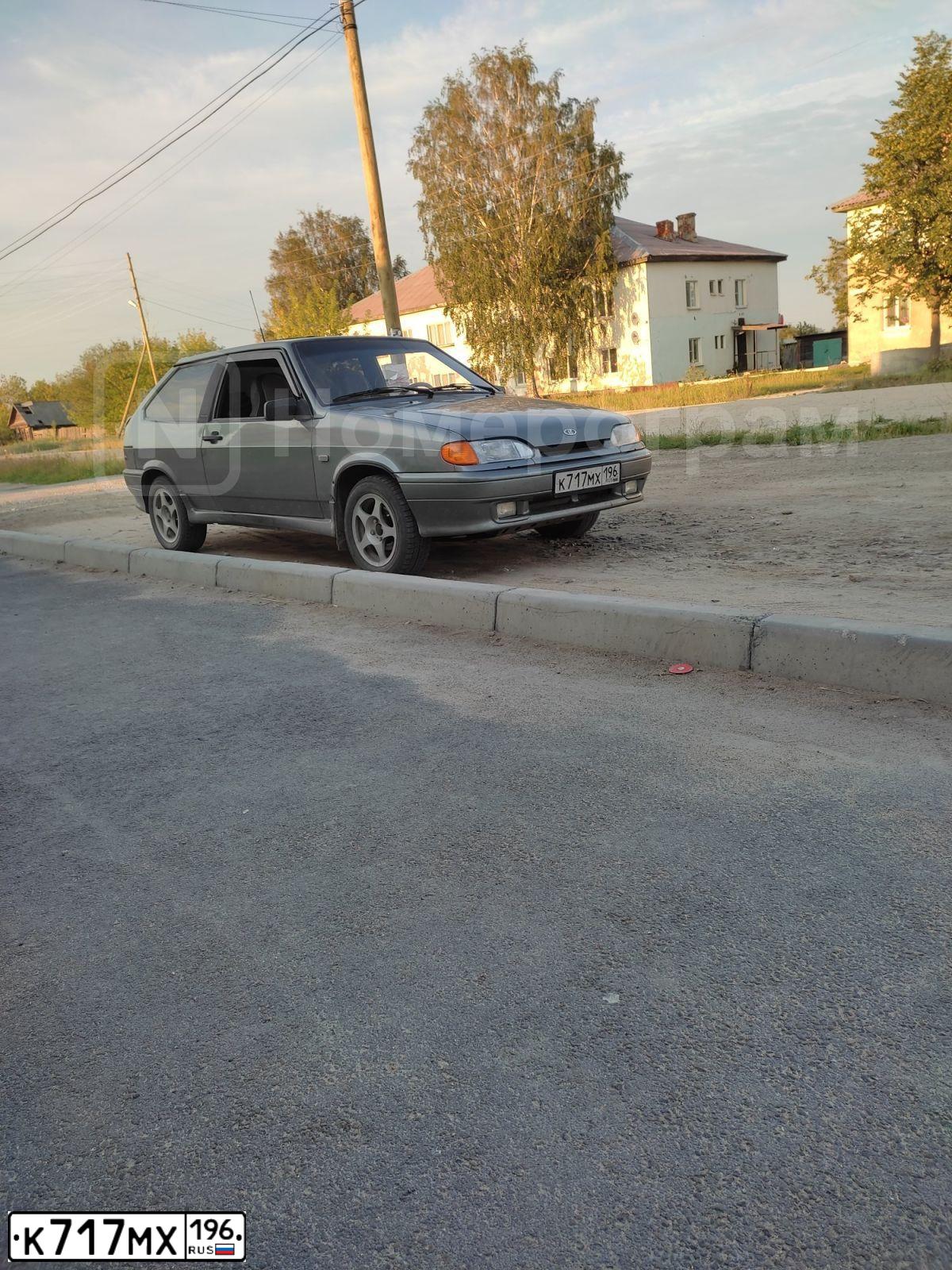 Фото автомобиля LADA 2113, 2006 — госномер Т349МА196. Цвет: СРЕДНИЙ СЕРО-ЗЕЛЕНЫЙ МЕТ.