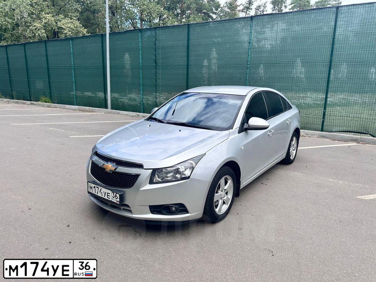 Фото автомобиля CHEVROLET CRUZE, 2012 — госномер М174УЕ36. Цвет: СЕРЕБРИСТЫЙ МЕТАЛЛИК