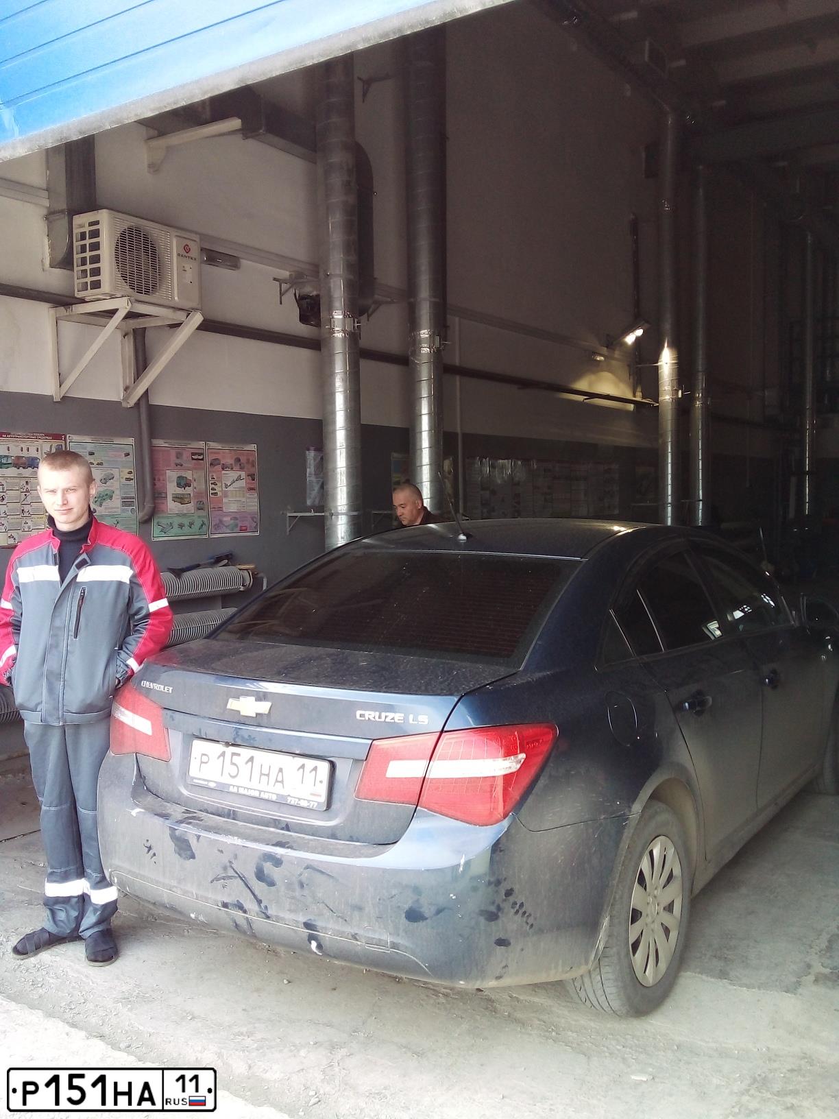 Фото автомобиля CHEVROLET CRUZE, 2010 — госномер Р151НА11. Цвет: СИНИЙ МЕТАЛЛИК