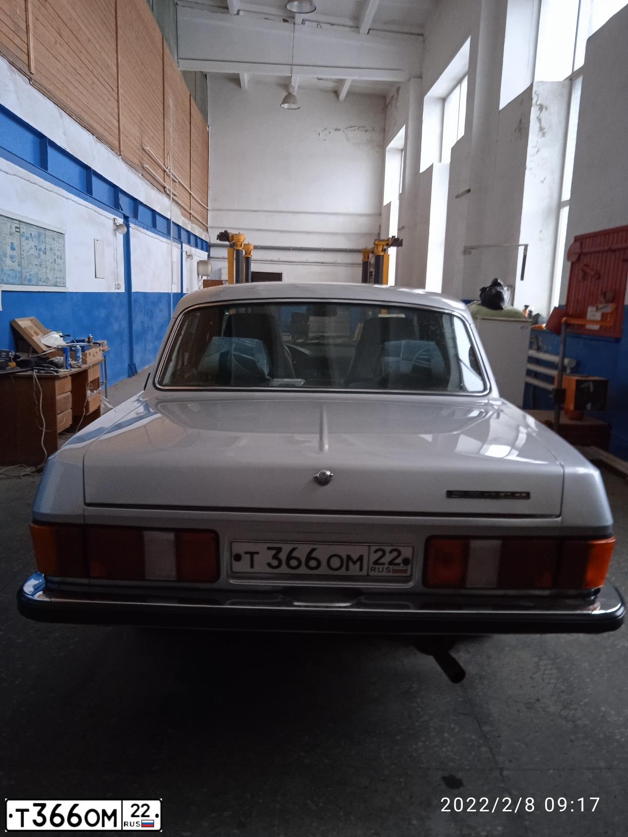 Фото автомобиля GAZ 3102 WOLGA, 2007 — госномер Т366ОМ22. Цвет: СТАЛЬНОЙ