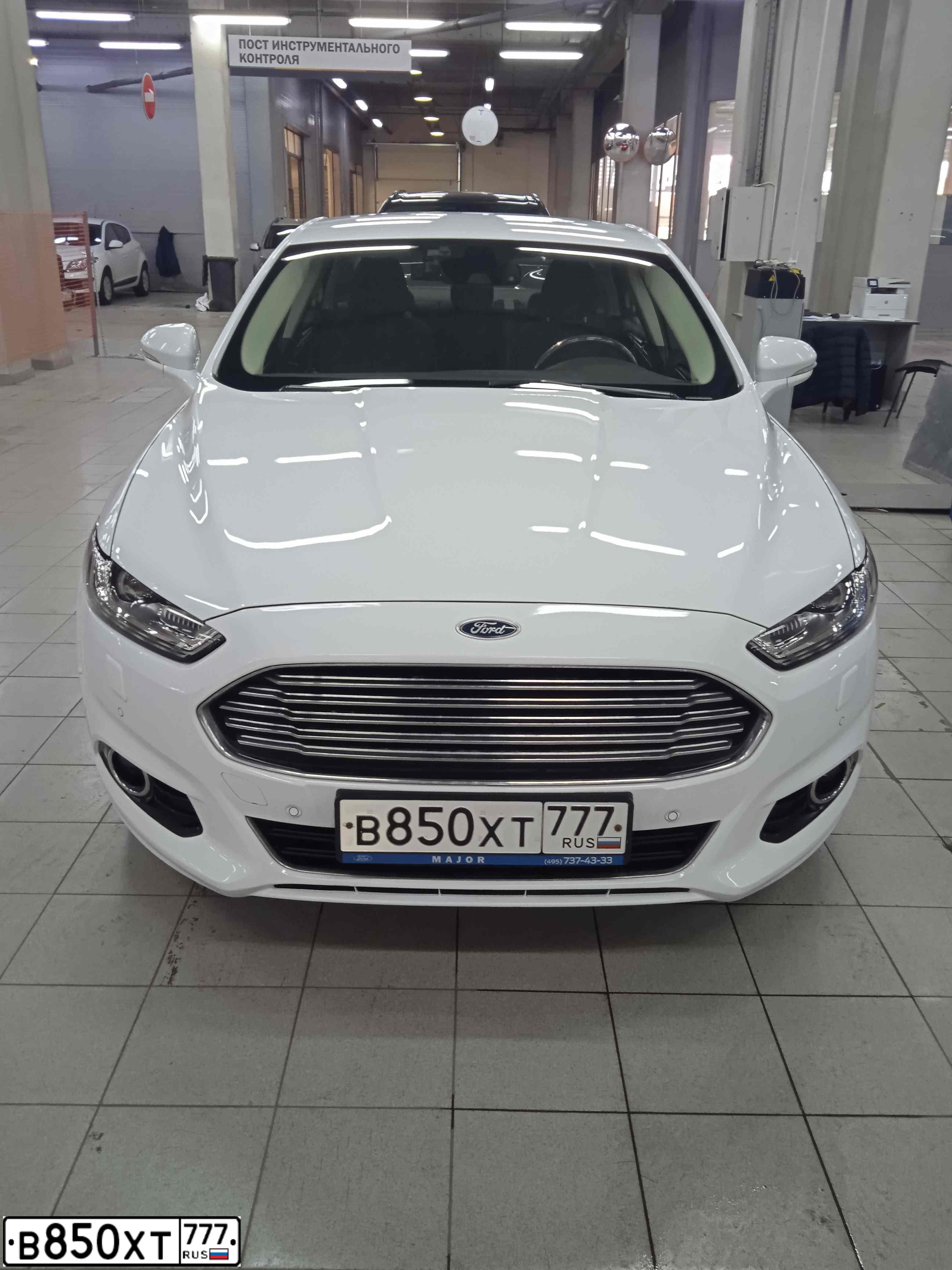 Фото автомобиля FORD MONDEO, 2017 — госномер В850ХТ777. Цвет: БЕЛЫЙ