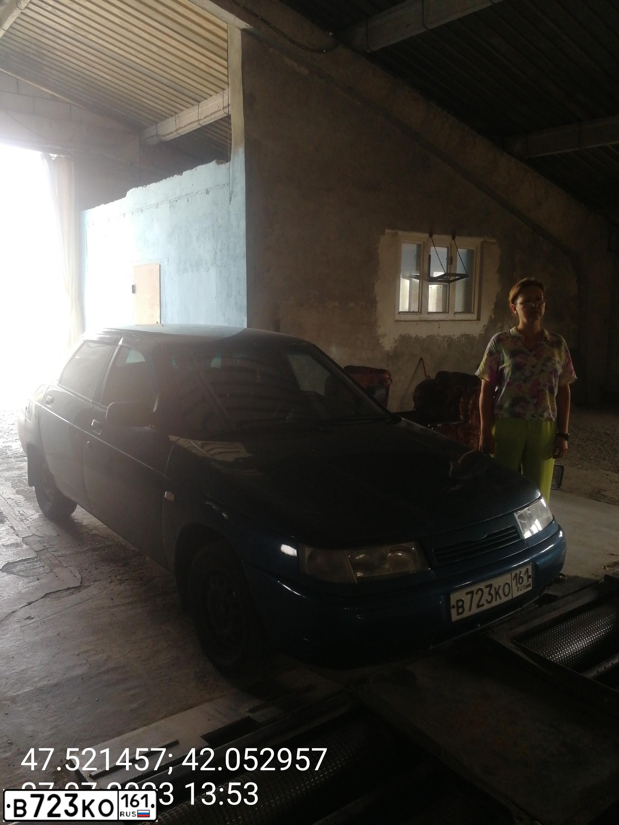 Фото автомобиля LADA 2110, 2004 — госномер О969ВУ134