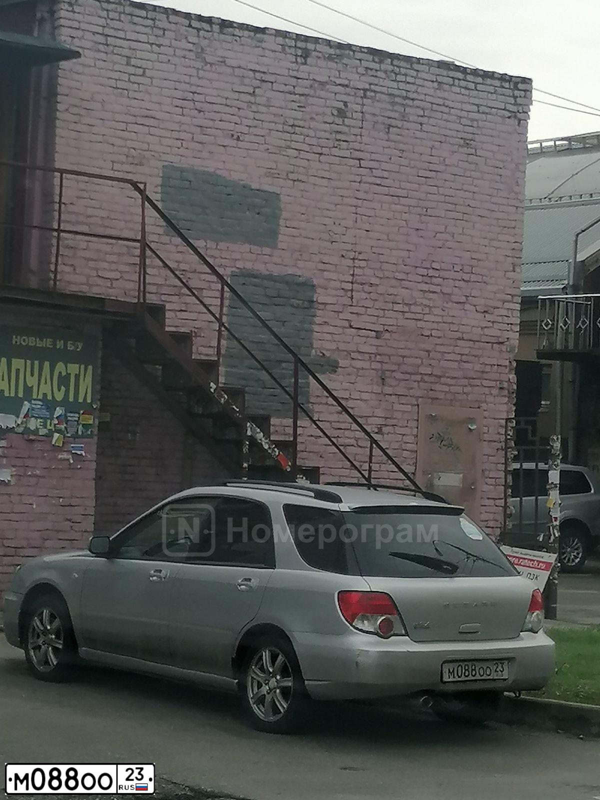 Фото автомобиля SUBARU IMPREZA, 2004 — госномер М088ОО23. Цвет: СЕРЕБРИСТЫЙ