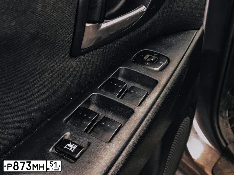 Фото автомобиля MAZDA 3, 2003 — госномер А631ТХ51. Цвет: СЕРЫЙ