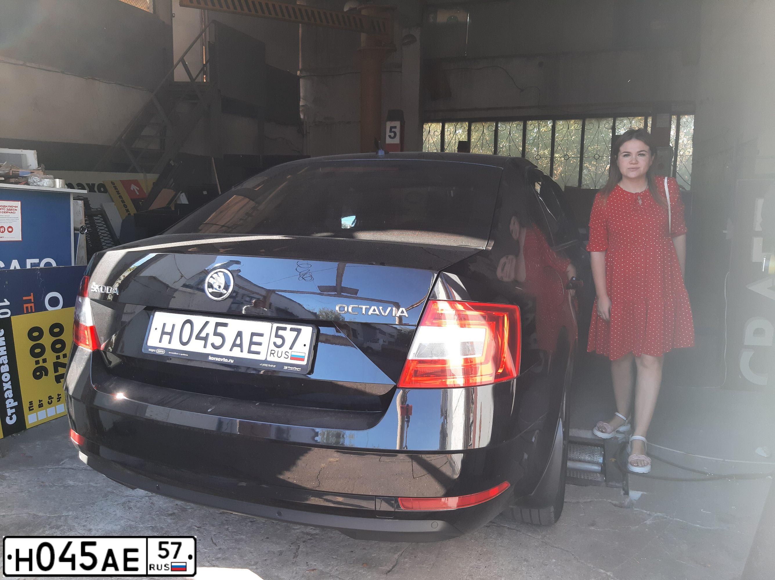 Фото автомобиля SKODA OCTAVIA, 2017 — госномер Р439ЕВ46. Цвет: ЧЕРНЫЙ
