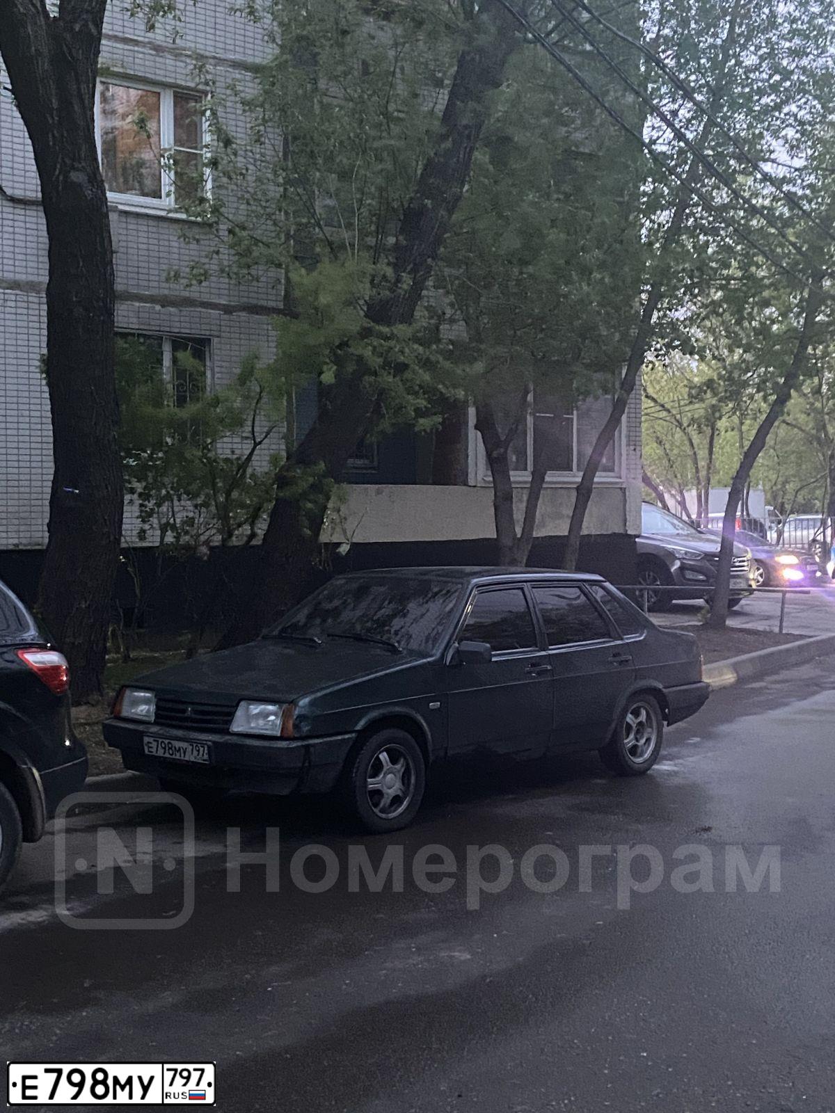 Фото автомобиля LADA 2109 SAMARA, 2003 — госномер Е798МУ797. Цвет: ЗЕЛЕНЫЙ ТЕМНЫЙ