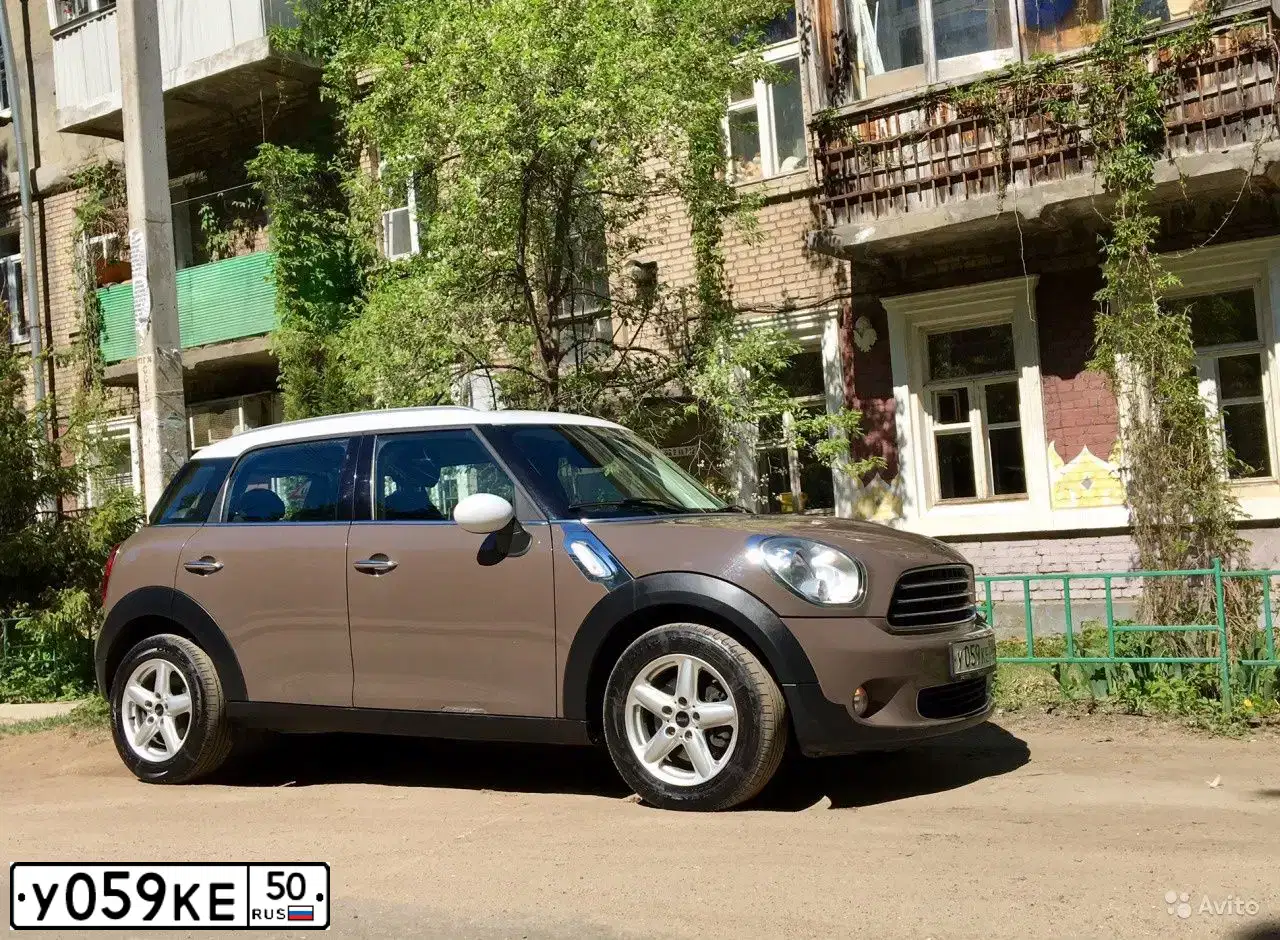 Фото автомобиля ВАЗ21093, 1996 — госномер У059КЕ50. Цвет: СНЕЖНАЯ КОРОЛЕВА
