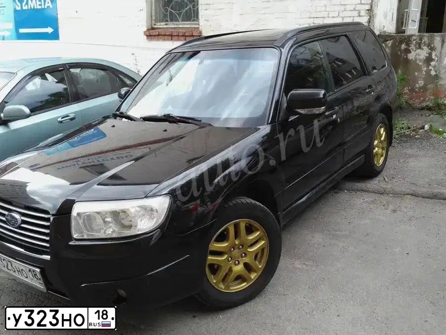 Фото автомобиля UAZ 3163 PATRIOT, 2011 — госномер У323НО18. Цвет: АВАНТЮРИН-МЕТАЛЛИК