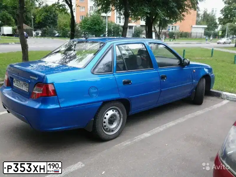 Фото автомобиля DAEWOO NEXIA, 2012 — госномер А172ЕН155. Цвет: СИНЕ-ГЛАЗУРИСТЫЙ