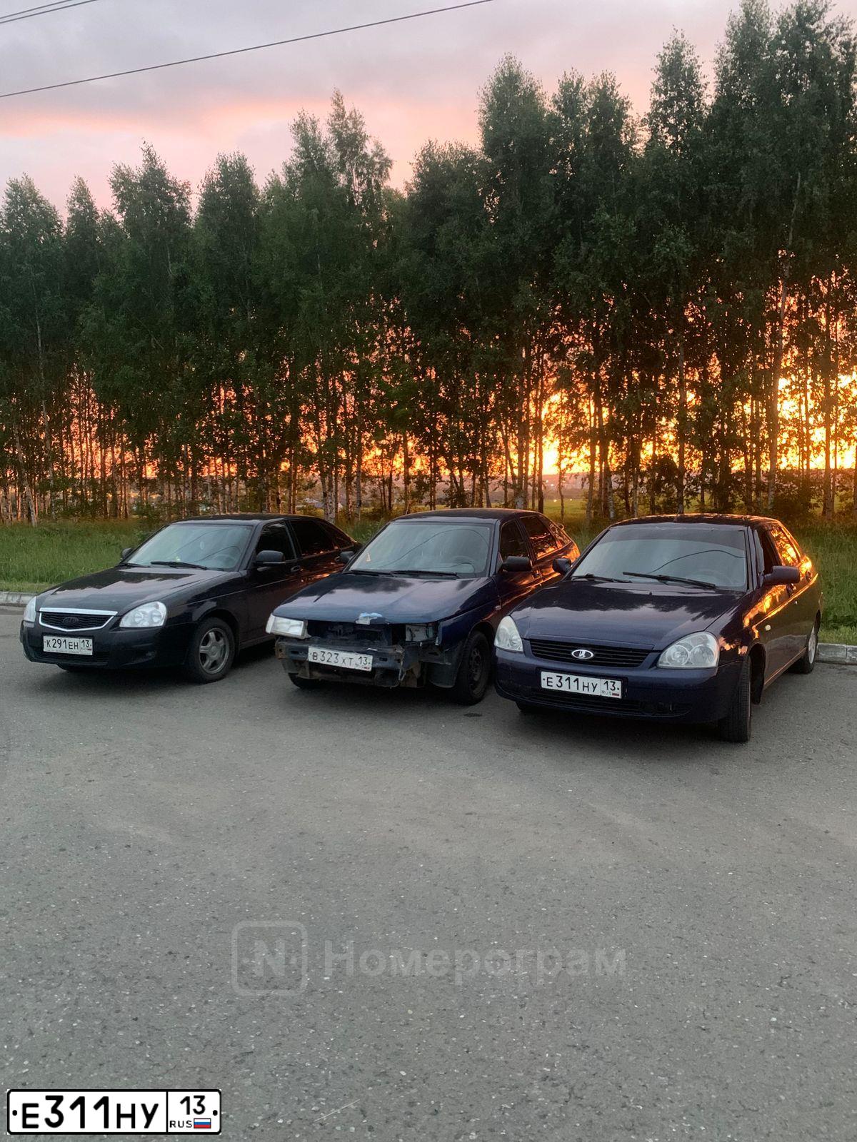 Фото автомобиля LADA 2172 PRIORA, 2011 — госномер Е311НУ13. Цвет: синий