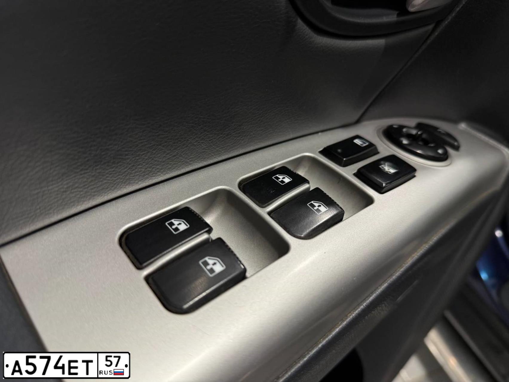 Фото автомобиля HYUNDAI SANTA FE, 2008 — госномер Х888ВА57. Цвет: синий