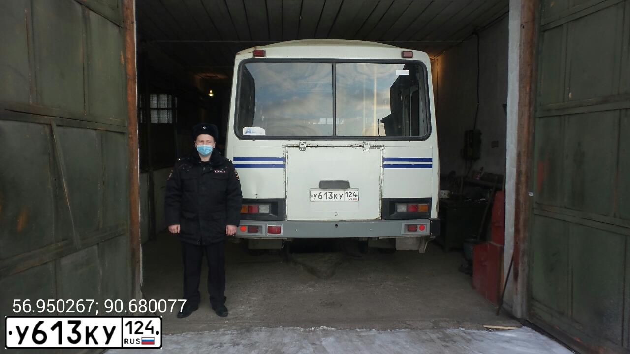 Фото автомобиля PAZ 3205, 2006 — госномер У613КУ124. Цвет: БЕЛЫЙ