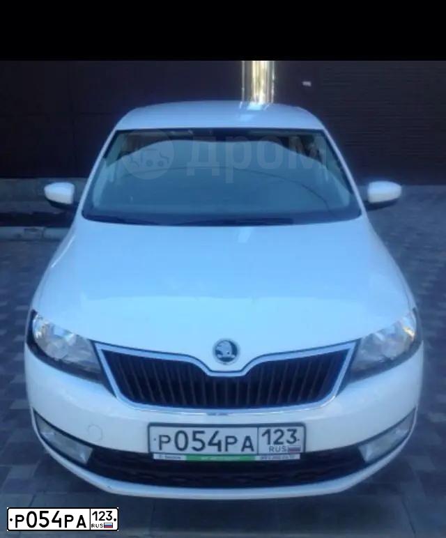Фото автомобиля NISSAN X-TRAIL, 2011 — госномер Р615ОА190. Цвет: СВЕТЛО-СЕРЫЙ