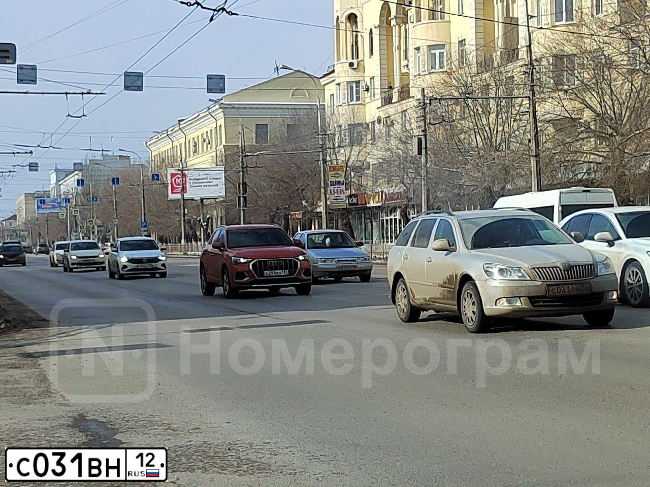 Фото автомобиля LADA 2170 PRIORA, 2010 — госномер К182ТМ702. Цвет: СВЕТЛО-СЕРЕБР.МЕТАЛЛ