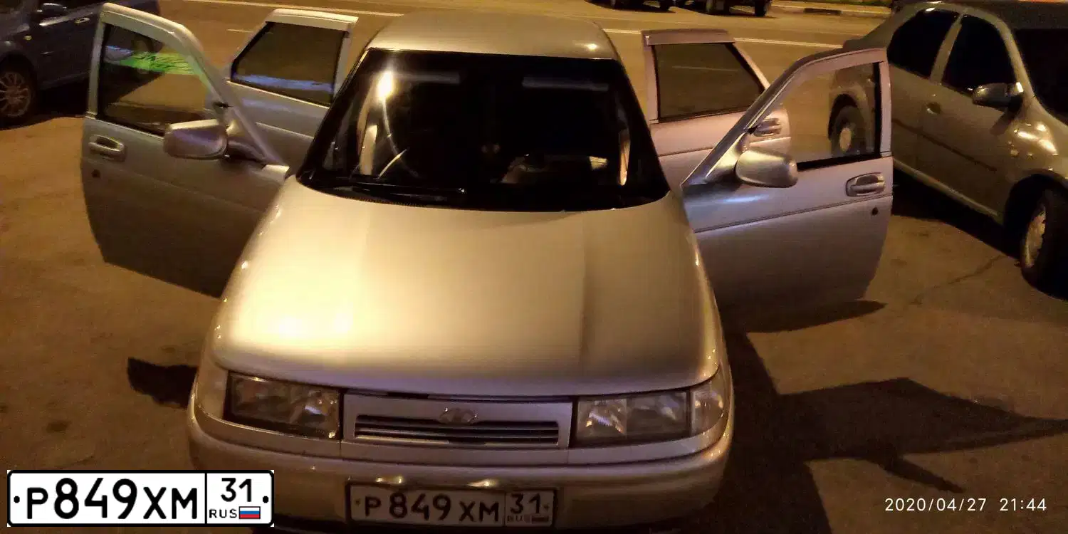 Фото автомобиля LADA 2112 LADA, 2002 — госномер Т608КР31. Цвет: СЕРЕБРИСТЫЙ
