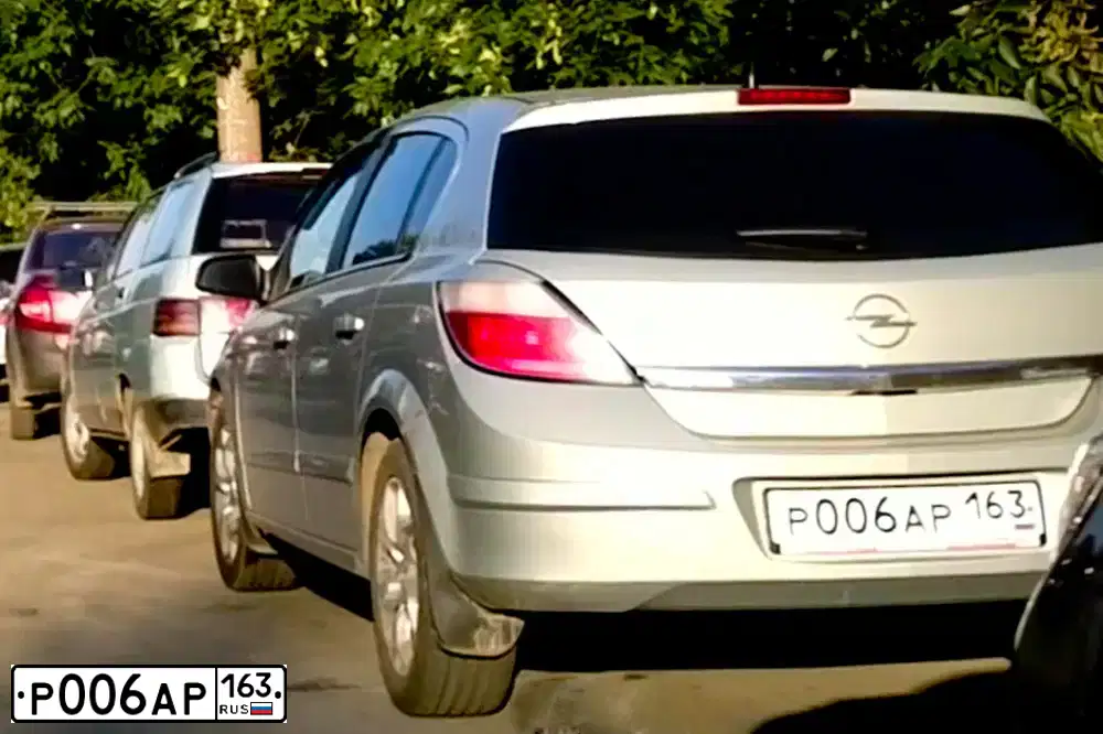 Фото автомобиля AUDI A6, 1997 — госномер М785ТХ763. Цвет: БЕЛЫЙ СЕРЕБРИСТЫЙ