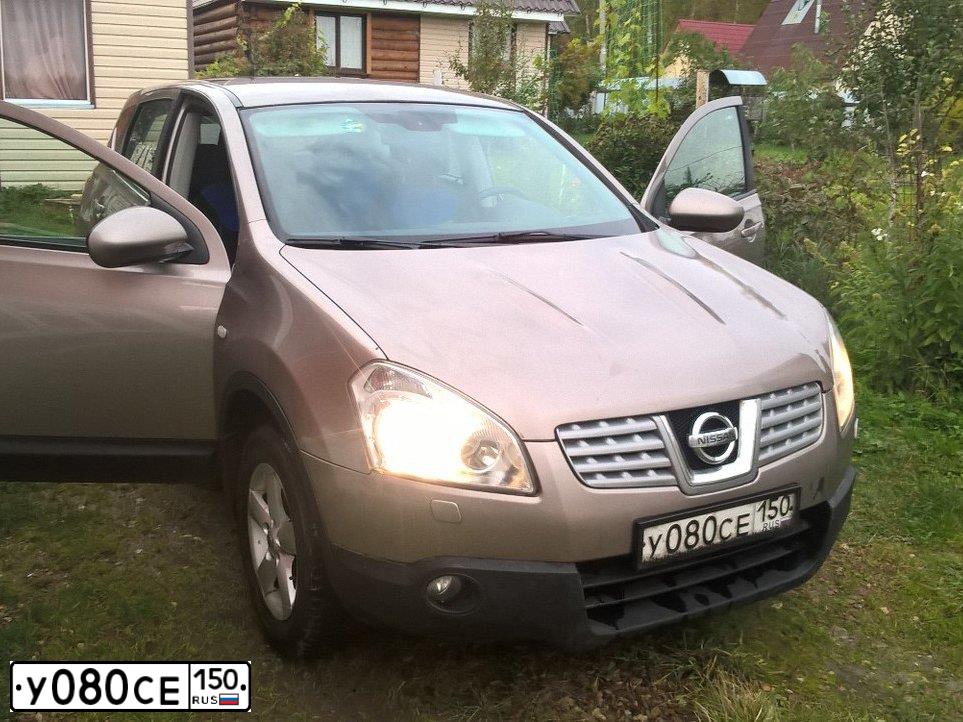 Фото автомобиля NISSAN QASHQAI, 2009 — госномер С240НО750. Цвет: КОРИЧНЕВЫЙ СВЕТЛЫЙ