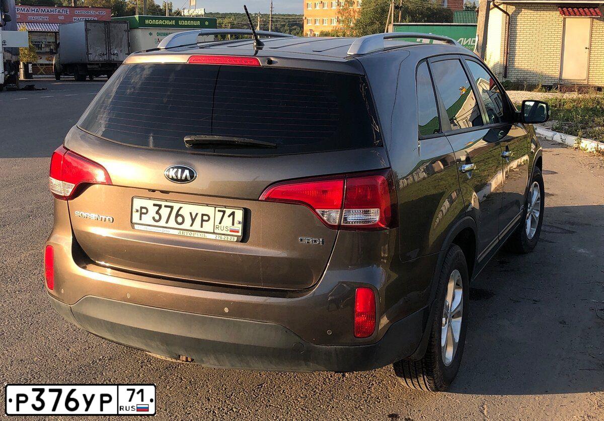 Фото автомобиля KIA SORENTO, 2014 — госномер Х239СА790. Цвет: БЕЖЕВЫЙ