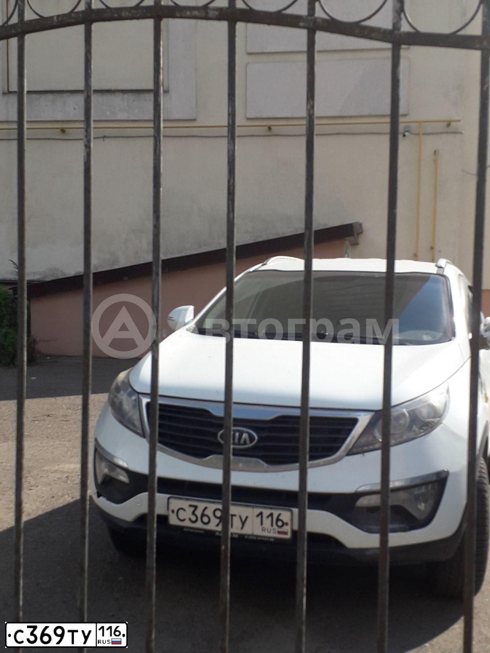 Фото автомобиля KIA SPORTAGE, 2011 — госномер С369ТУ116. Цвет: БЕЛЫЙ