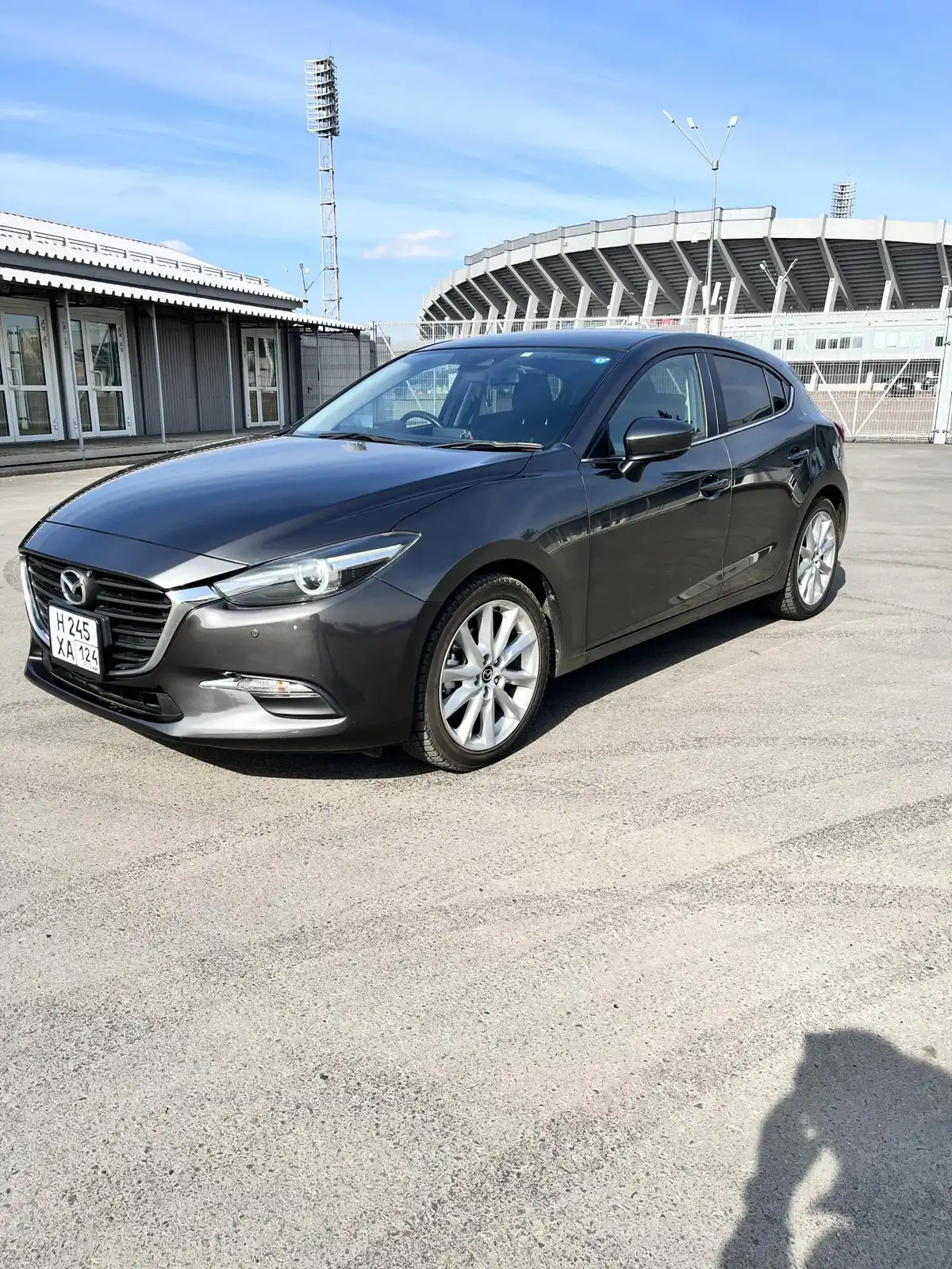 Фото автомобиля MAZDA AXELA, 2018 — госномер Н245ХА124