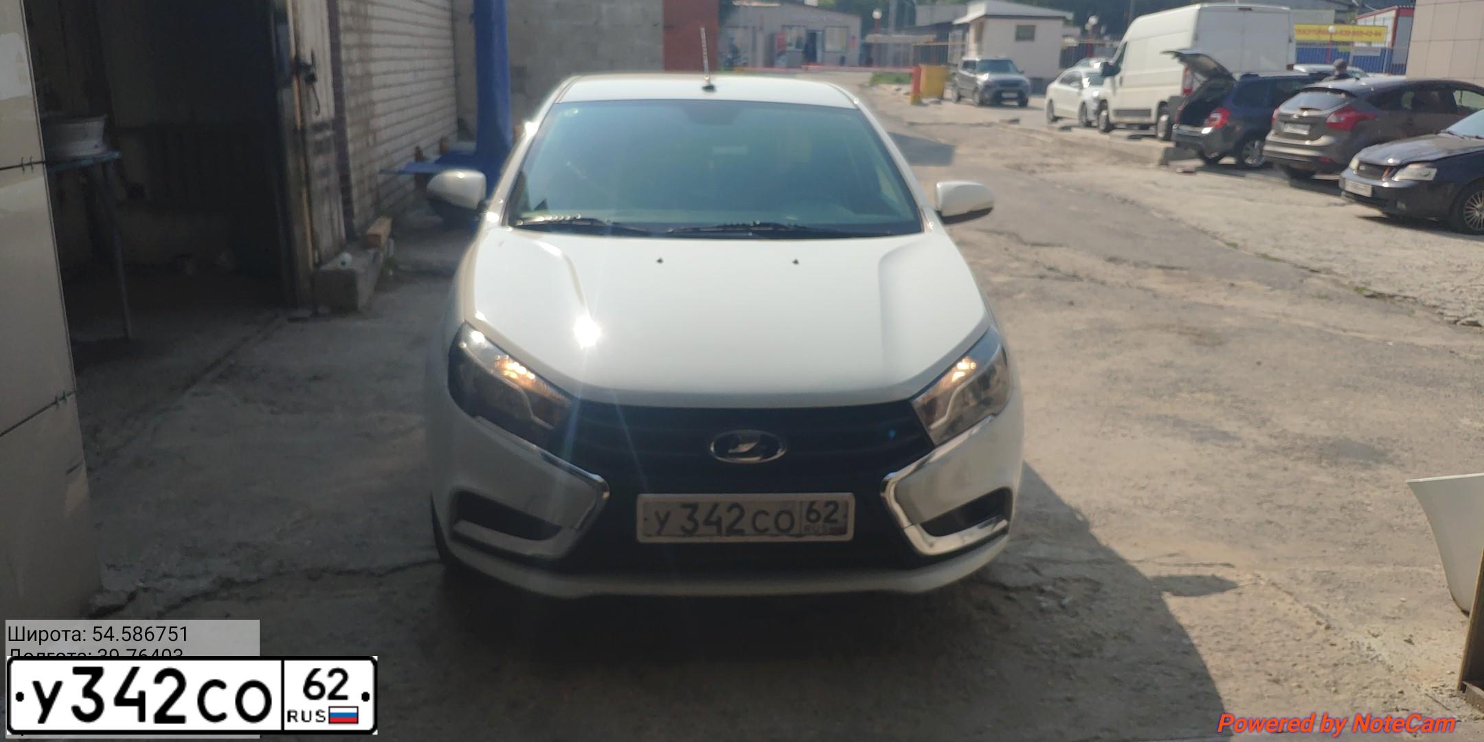 Фото автомобиля LADA VESTA, 2016 — госномер У342СО62. Цвет: БЕЛЫЙ
