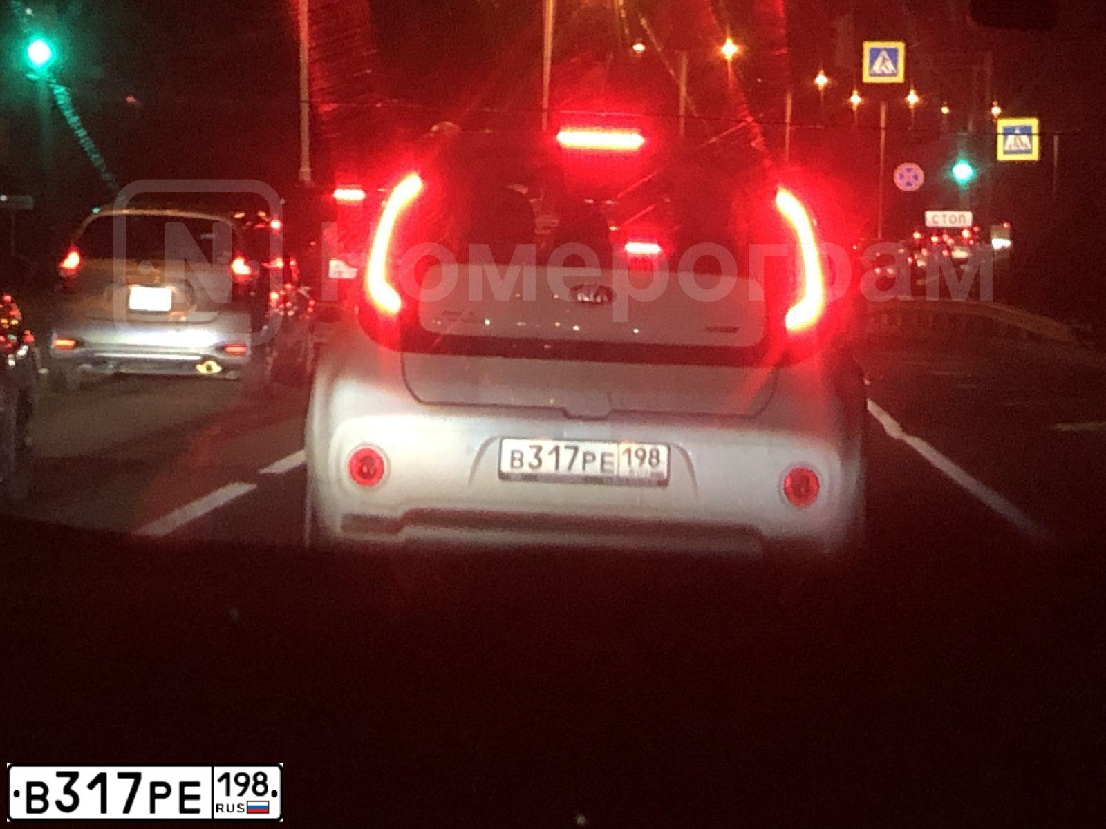 Фото автомобиля KIA SOUL, 2018 — госномер Т859ВС198. Цвет: Белый