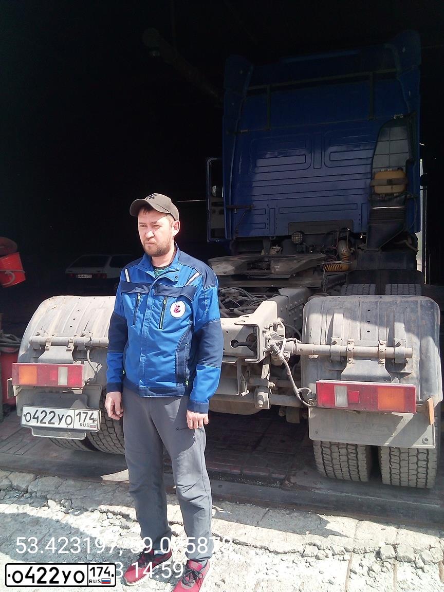 Фото автомобиля MAZ 6430 /6X4/, 2020 — госномер О422УО174. Цвет: УЛЬТРАМАРИН СИНИЙ