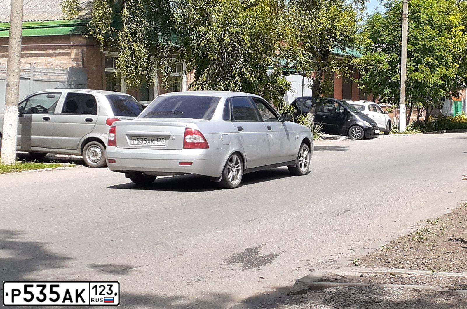 Фото автомобиля LADA 2170 PRIORA, 2011 — госномер С944КО777. Цвет: Сине-Черный
