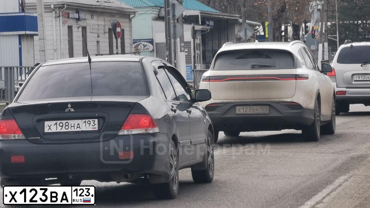 Фото автомобиля HYUNDAI SOLARIS, 2011 — госномер Т050УК93. Цвет: БЕЛЫЙ