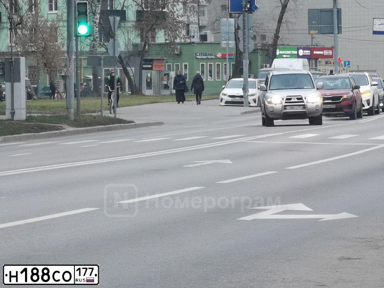 Фото автомобиля SKODA OCTAVIA, 2007 — госномер М167УО790. Цвет: КРАСНЫЙ