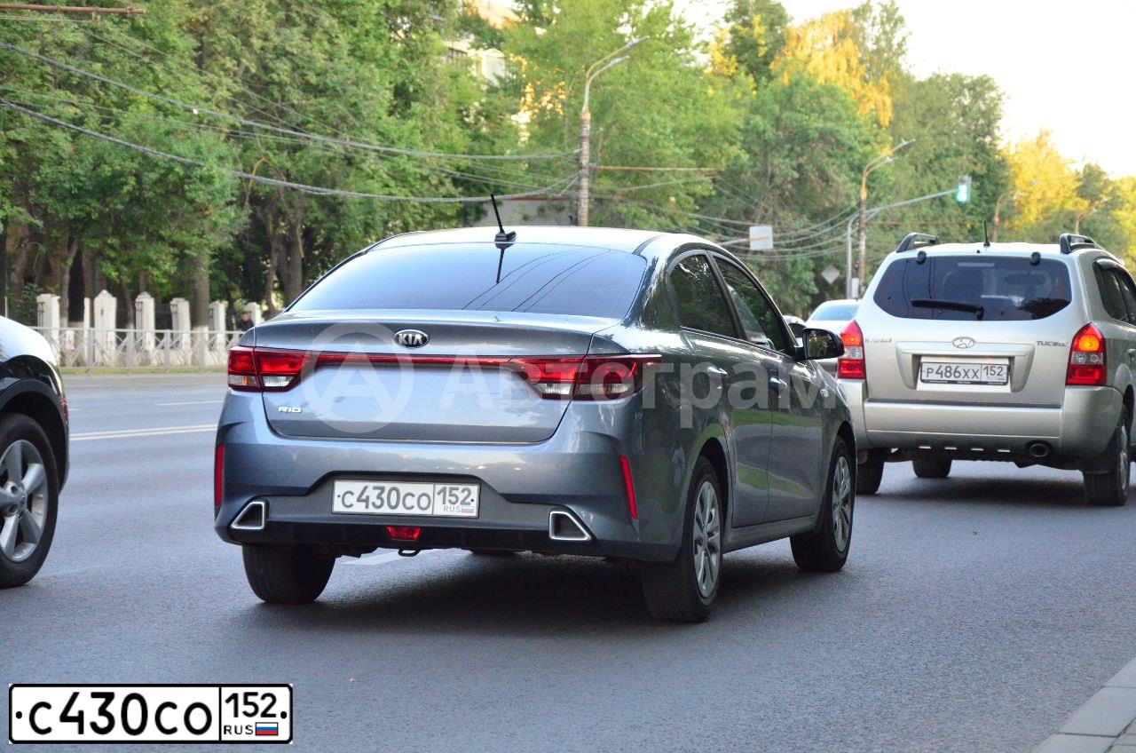 Фото автомобиля KIA RIO, 2020 — госномер С430СО152. Цвет: СЕРЫЙ