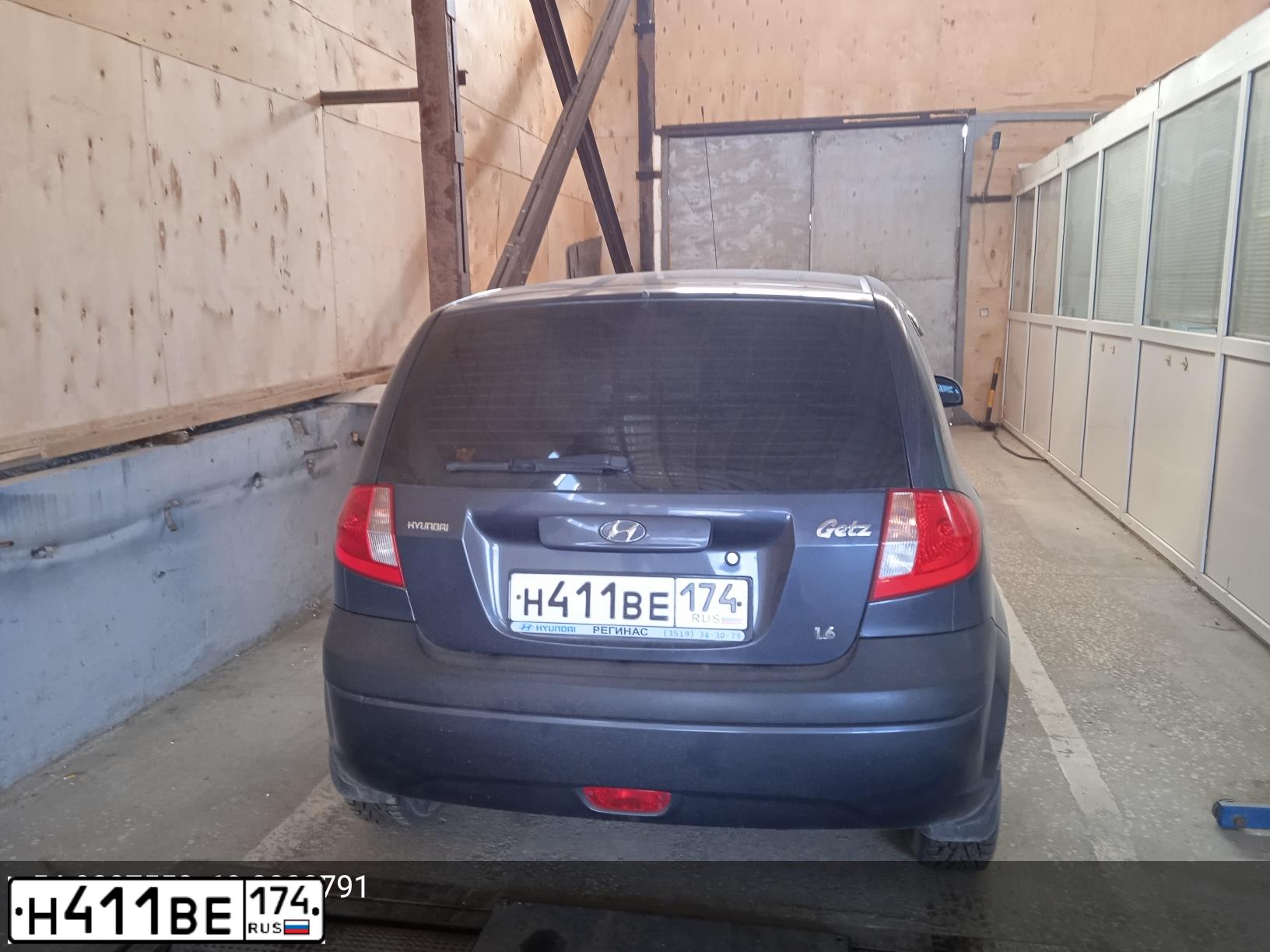 Фото автомобиля HYUNDAI GETZ, 2007 — госномер Н411ВЕ174. Цвет: ТЕМНО-СЕРЫЙ