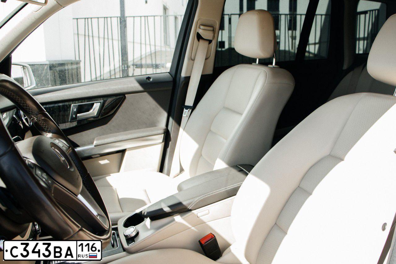 Фото автомобиля MERCEDES-BENZ GLK300, 2012 — госномер У805МК72. Цвет: Белый