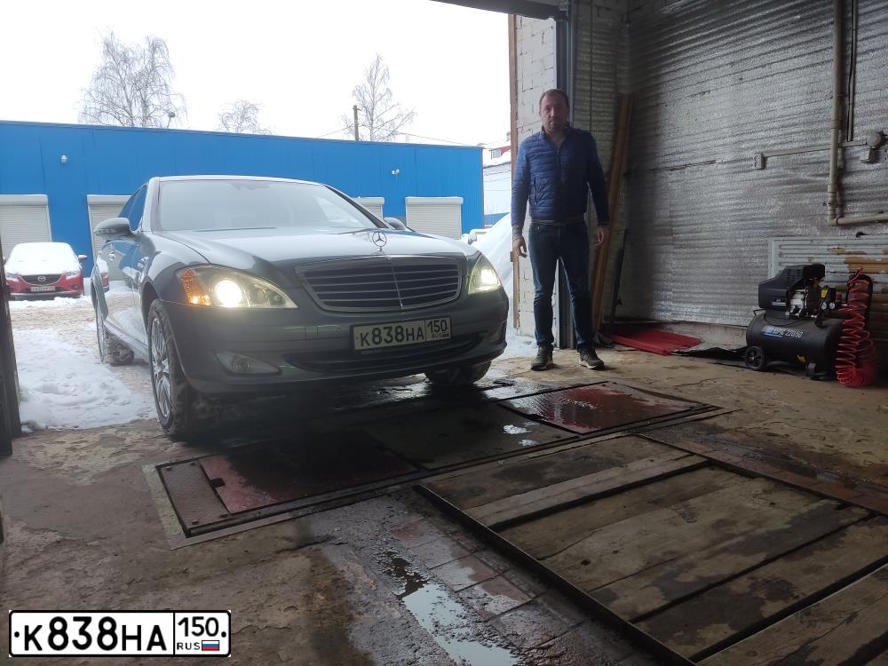 Фото автомобиля MERCEDES-BENZ S 500 4MATIC, 2007 — госномер О671ТК797. Цвет: СЕРЫЙ