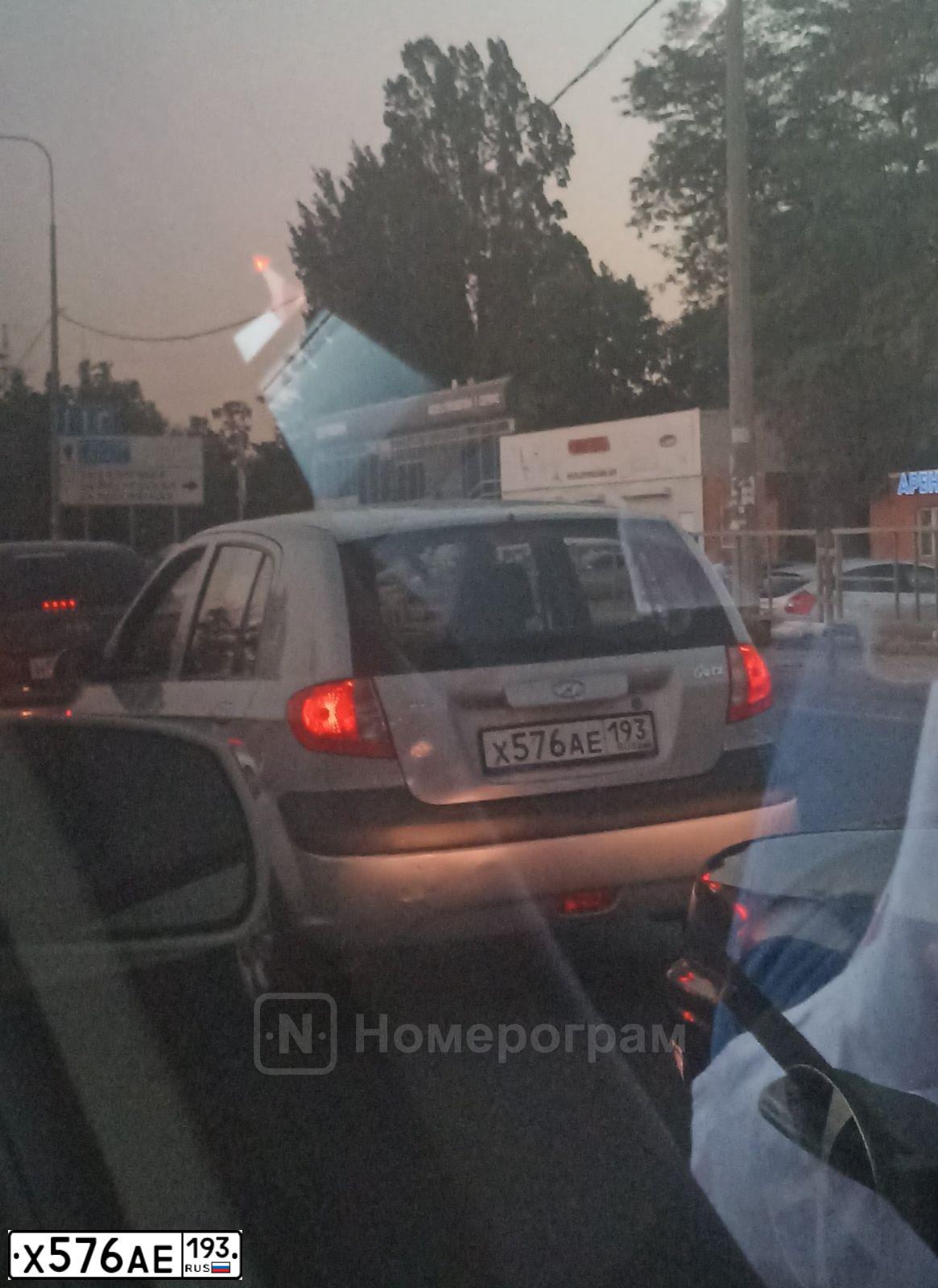 Фото автомобиля HYUNDAI GETZ, 2008 — госномер Х576АЕ193. Цвет: СЕРЕБРИСТЫЙ