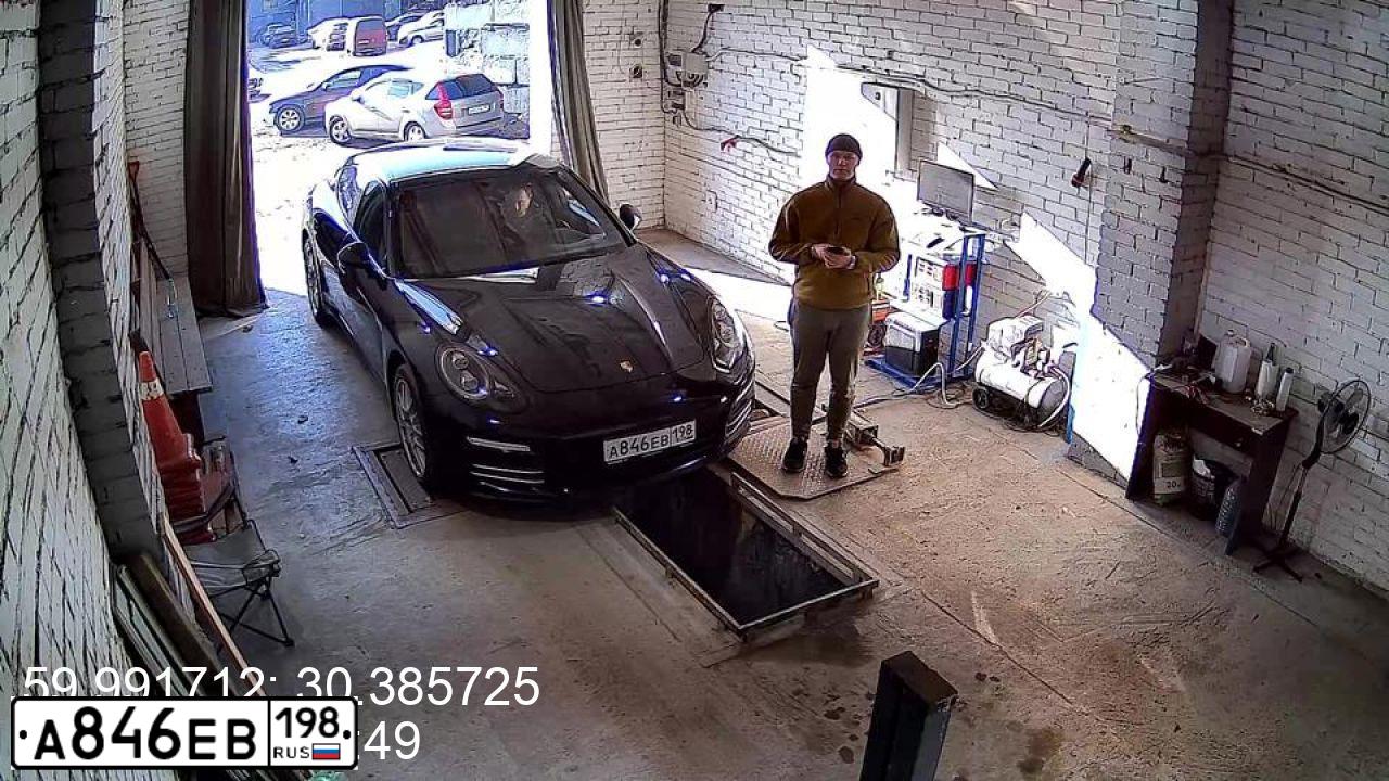 Фото автомобиля PORSCHE PANAMERA, 2015 — госномер С452НЕ198. Цвет: ЧЕРНЫЙ