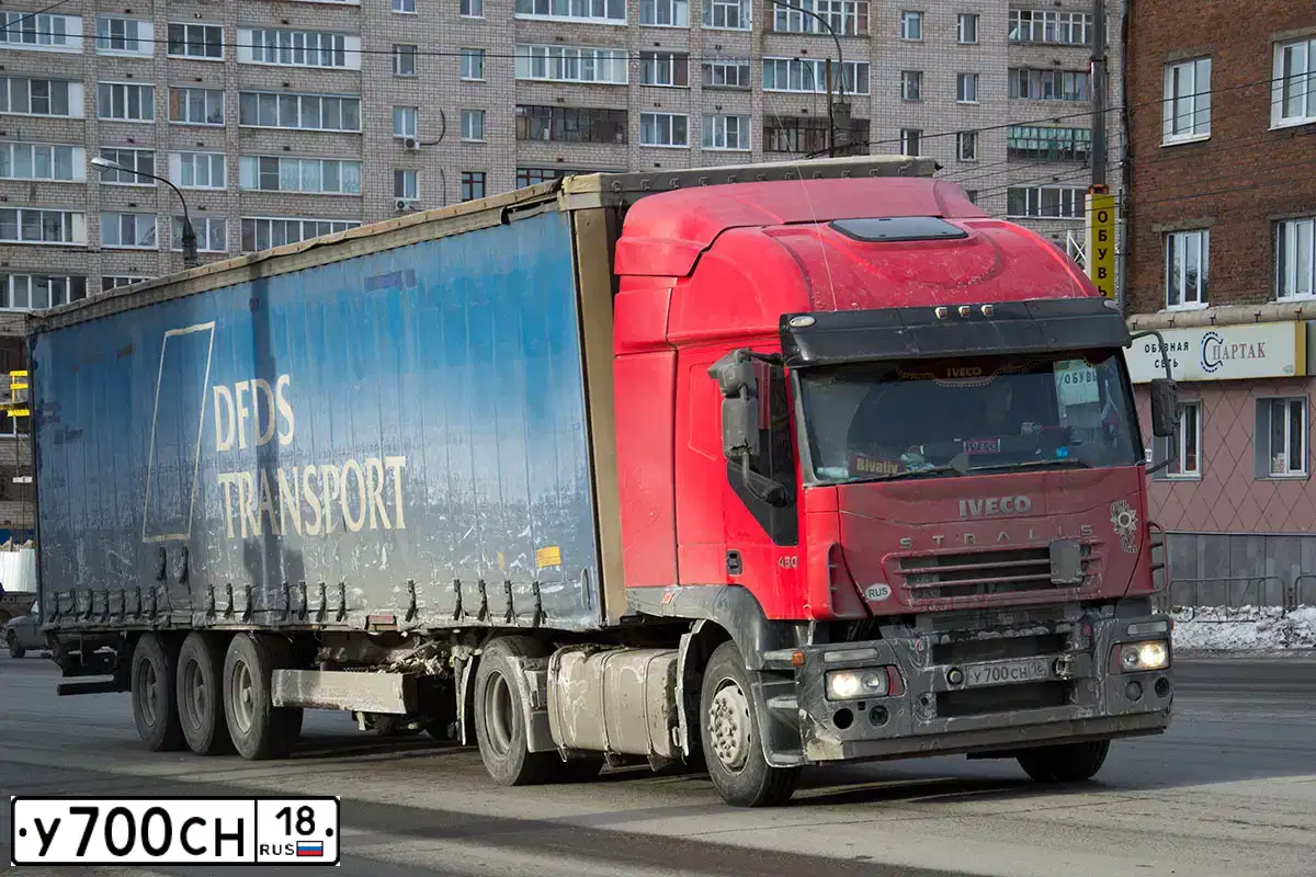 Фото автомобиля IVECO STRALIS, 2011 — госномер У700СН18. Цвет: Белый