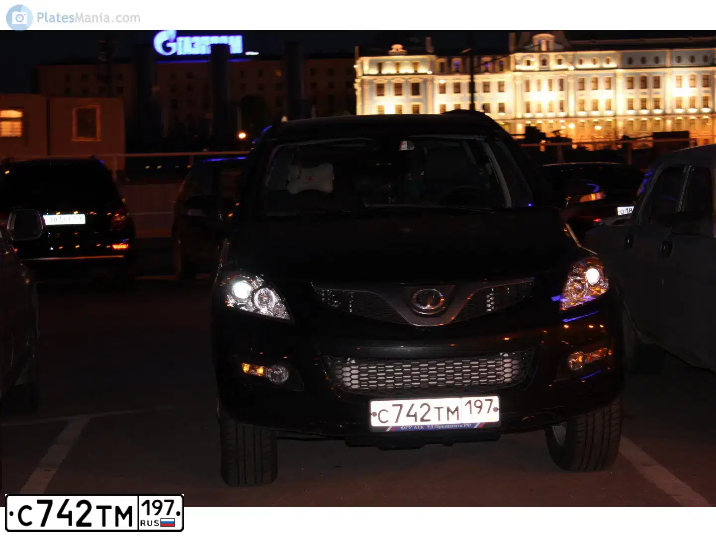 Фото автомобиля GREAT WALL HOVER, 2012 — госномер С742ТМ197. Цвет: ЧЕРНЫЙ