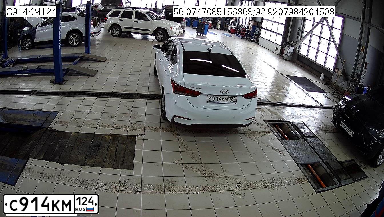 Фото автомобиля HYUNDAI SOLARIS, 2017 — госномер С914КМ124. Цвет: Белый