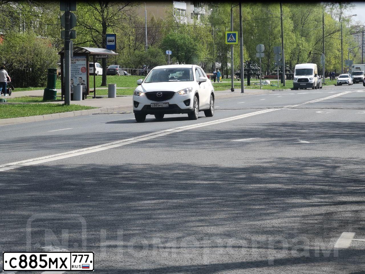Фото автомобиля MAZDA CX-5, 2014 — госномер С885МХ777. Цвет: БЕЛЫЙ