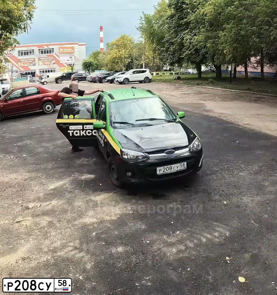 Фото автомобиля LADA 2194 KALINA, 2014 — госномер Р208СУ58. Цвет: Сине-Черный