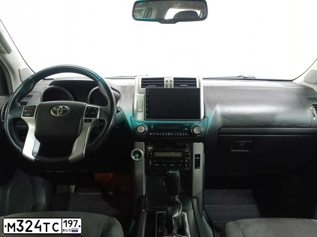 Фото автомобиля TOYOTA LANDCRUISER, 2012 — госномер А600НР76. Цвет: ЧЕРНЫЙ