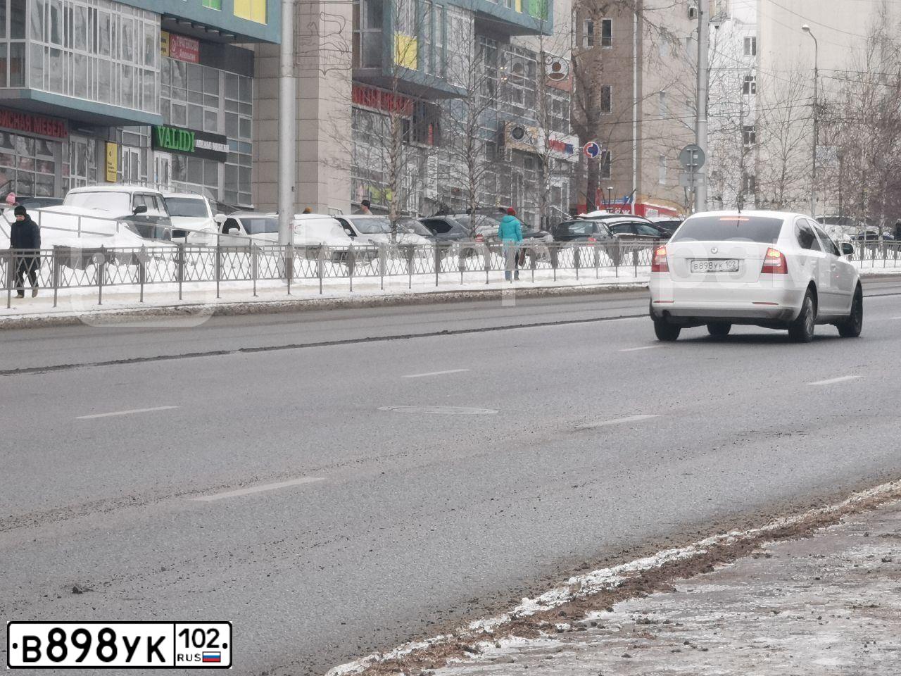 Фото автомобиля RENAULT LOGAN, 2006 — госномер Е658ЕК156. Цвет: ТЕМНО-СЕРЫЙ